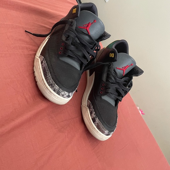 Jordan 3s 10.5 men - Picture 3 of 5